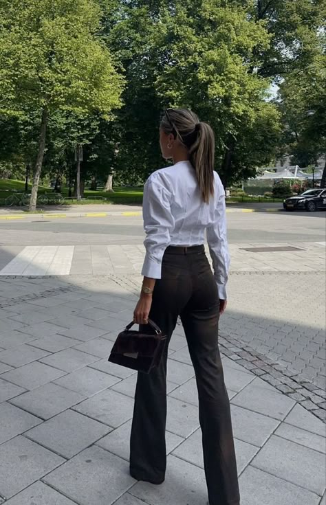 Casual Classy Outfits Autumn, Vest Tops Outfits, Work Outfits Lawyer, Work Outfit Business, Formal Smart Outfits Woman, Luxury Business Outfits, Professional Girl Aesthetic, Office Cute Outfit, Formal Workwear Women