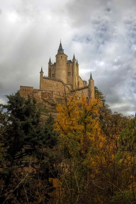 Autumn Castle, Segovia Spain, Old Castle, Castle Mansion, Famous Castles, Paul Simon, Castle In The Sky, Cathedral Church, Castle Ruins