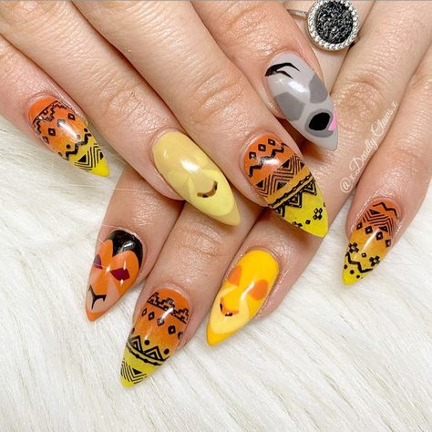 Scar Lion King Nails, Disney Nails Lion King, Lion King Nail Art, Lion King Nails, Disney Themed Nails, King Nails, Character Nails, Disney Acrylic Nails, Nail Art Designs Images