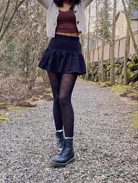 pleated skirt with tights fit Pleated Skirt With Tights, Denim Skirt With Tights, Fall Pleated Flared Mini Skirt, Fall School Mini Pleated Skirt, Winter School Mini Pleated Skirt, Stockings With Skirt, Pleated Skirt Fall Outfit, Gothic Pleated Mini Skirt For Fall, Pleated Skirt Outfit Aesthetic