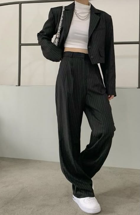 It Girl Dress, Aesthetic Korean Fashion, Unexpected Love, Fashion Outfit Ideas, Aesthetic Korean, Korean Fashion Outfits, Woman Suit Fashion, Classy Work Outfits, Stylish Work Outfits