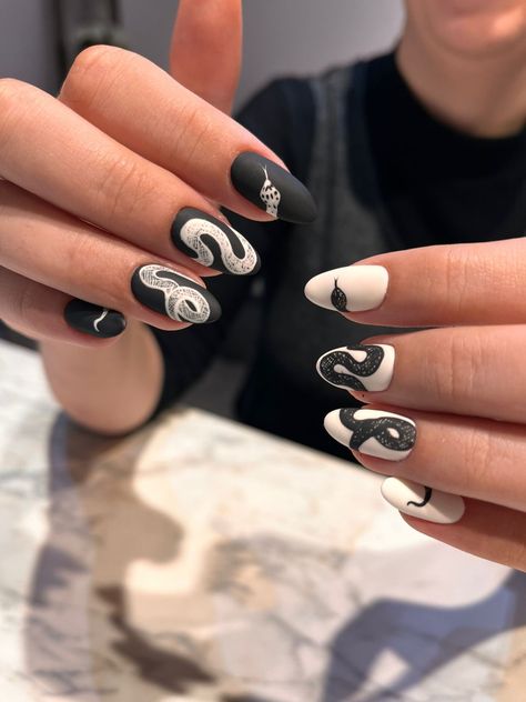 Snake Theme Nails, Black And Red Snake Nails, Ttpd Nail Ideas, White Snake Nails, Black Snake Nails, Nails Snake Print, Scorpion Nails, Snake Nails Designs, 1989 Nails