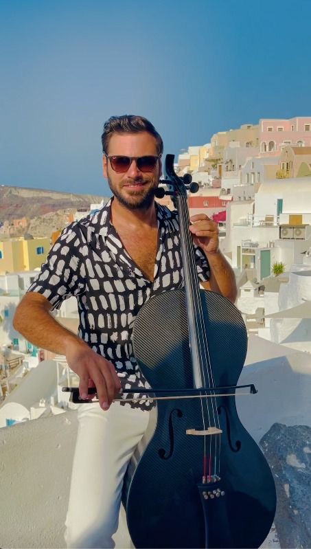 Hauser Cello Selfie, 2 Cellos, Cello Photography, Hauser Cello, Best Classical Music, Cello Player, What Is Your Dream, Stjepan Hauser, Jennifer Aniston Hair