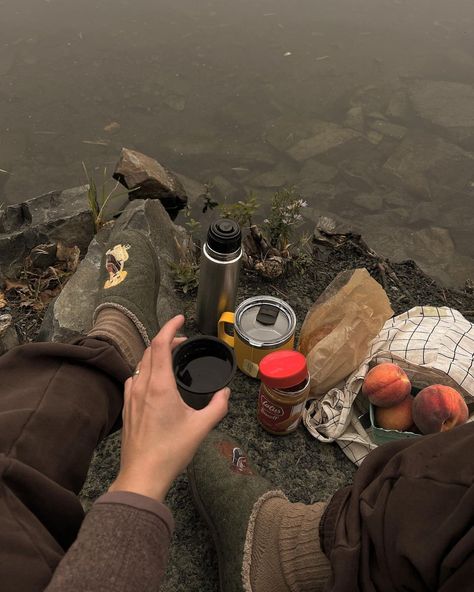 Autumn Study, School Guide, Camping Aesthetic, Camping Outfits, Back To, Granola Girl, Autumn Aesthetic, Slow Living, Mellow Yellow