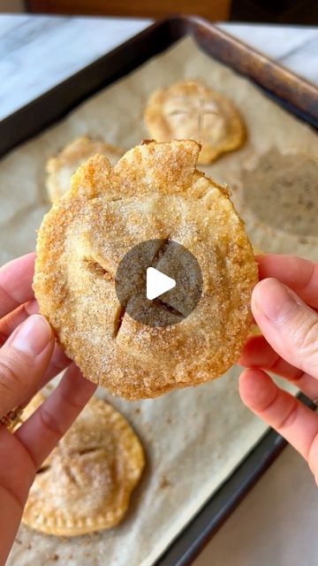 Jenna Barnard on Instagram: "Mini apple hand pies shaped like apples 🥹🍎 these cuties are SO easy to make and yet taste SO good. A quick homemade apple pie filling is baked into store bought pie dough ✨ full recipe is on my website!" Mini Pie Crust Appetizers, What To Make With Apple Pie Filling, Store Bought Pie Crust Recipes, Mini Apple Hand Pies, Apple Pie Dough, Jenna Barnard, Apple Pie Pockets, Crockpot Chicken Chili Recipes, Mini Apple Pie Recipe