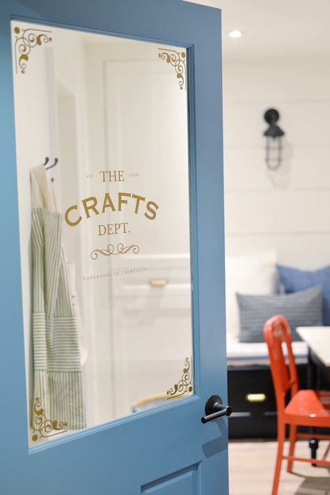 Craft Room Modern, Vintage Craft Room, Basement Craft Rooms, Small Craft Rooms, Office Crafts, Room Renovation, Craft Room Storage, Craft Room Office, Nautical Home