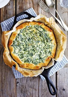 Spinach Ricotta Quiche, Ricotta Quiche, Tortellini Pesto, Spinach Quiche Recipes, Veggie Pies, Savory Baking, Quiche Recipes Easy, Ricotta Recipes, Spinach Pie