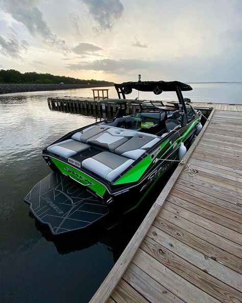 Lake Boat Aesthetic, Sanger Boats, Wake Boat, Wakeboard Boats, Boat Wraps, Cool Dirt Bikes, Speed Boat, Lake Boat, Cool Boats