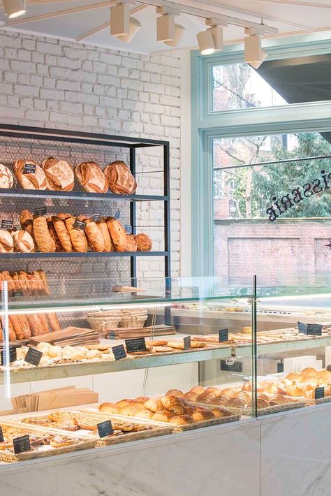 At Orée Battersea, designers Shed succeed in fusing the artistic craftsmanship of French bakers with a modern luxury aesthetic... Modern Luxury Aesthetic, Bakery Stand, French Coffee Shop, Cake Shop Design, Bakery Shop Interior, Modern Bakery, Bakery Shop Design, Bakery Store, Bakery Interior