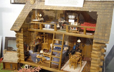 Dollhouse Decorating | Log Cabin Room Boxes | http://dollhousedecoratingblog.com Log Cabin Room, Log Cabin Rooms, Cabin Dollhouse, Cabin Rooms, Cabin Room, Cabin Decorating, Dollhouse Decorating, Cabin Diy, Log Cabin Furniture