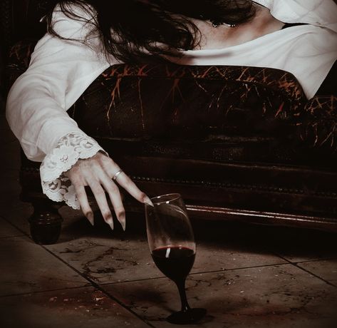 ⋯Myra⋯ Vampire Masquerade, Vampire Aesthetic, Vampire Goth, Never Grow Old, Gothic Vampire, Gothic Romance, Romantic Goth, Gothic Aesthetic, Victorian Gothic