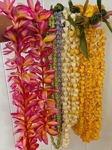 Lei Aesthetic, Hawaiian Pictures, Island Theme Party, Hawaii Lei, Lei Lei, Hawaiian Dancers, Flower Lei, Hawaiian Lei, Plumeria Flowers