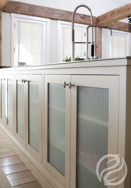 Steel Glass Cabinet Doors, Reeded Glass Kitchen Cabinet Doors, Rippled Glass Cabinets, Modular Kitchen With Glass Cabinets, Glass Aluminum Kitchen Cabinet, Cupboards Designs, Luxury Kitchen Design Modern Interiors, Kitchen Cupboards Design Colour, Luxury Kitchens Modern