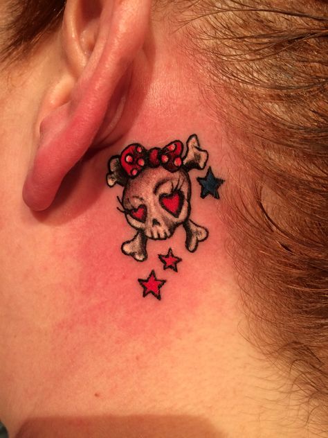 Skull Behind Ear Tattoo, Skull Ear Tattoo, Skull And Crossbones Tattoo, Best Star Tattoos, Simple Unique Tattoos, Small Skull Tattoo, Tattoos To Cover Scars, Funky Tattoos, Ear Tattoos