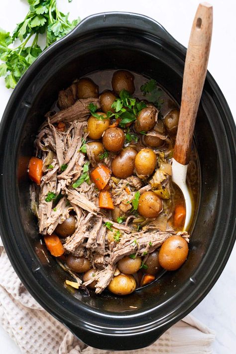 Slow Cooker Eye of Round Roast Recipe - iFoodReal.com Eye Round Roast Crockpot Recipe, Eye Round Roast Recipe, Slow Cooker Round Roast, Roast In Slow Cooker, Roast In Crock Pot, Au Jus Sauce, Round Roast Recipe, Jus Sauce, Eye Round Roast