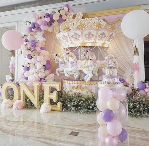 Birthday Balloons Decorations, Carousel Birthday Parties, Carousel Party, Carousel Birthday, Deco Ballon, Balloons Decorations, Baby's First Birthday, Design Showroom, Purple Balloons