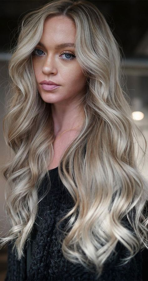 oatmeal hair color, hair color, hair color, hair color ideas, hair color trends, hair color trends 2024, bronde hair, blonde hair, brunette hair Hair Colour Trends, Twisted Bangs, Shoulder Length Layered, Bubble Ponytail, Ponytail Hairstyle, Bronde Hair, Hair Brunette, Colour Trends, Latest Hair Trends