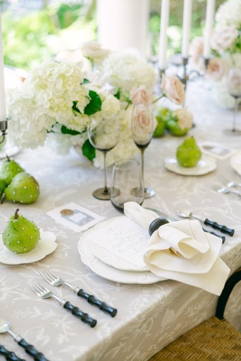 A Modern Twist on Classic Southern Flair in Charleston Southern Elegance, Classic Southern, Style Me Pretty, Charleston, Twist, Flowers, Color