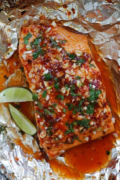 Chili Lime Salmon - moist, tender and delicious foil-wrapped salmon marinated with chili-garlic sauce and lime juice. Easy weeknight recipe that takes 30 mins | rasamalaysia.com Salmon Recipes Videos, Foil Wrapped Salmon, Chili Lime Salmon, Malaysia Recipes, Lime Salmon, Rasa Malaysia, Pescatarian Recipes, Chili Lime, Minced Meat