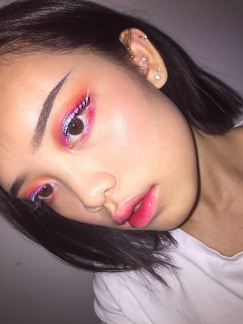 Colourful look loosely inspired by Vaporwave #makeup #beauty Vaporwave Makeup, Vaporwave Bedroom, Favorite Makeup, Creative Makeup, Makeup Addict, Nostril Hoop Ring, Makeup Cosmetics, Septum Ring, Random Stuff