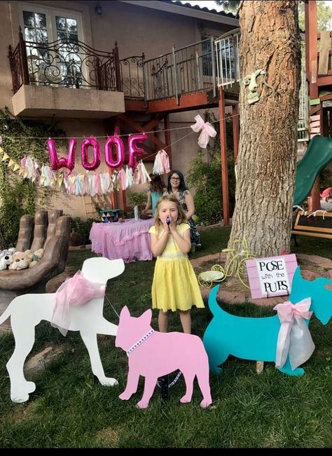 Puppy Party Backdrop, Dog Party Backdrop, Dog Photo Booth Ideas, Dogs Birthday Ideas, Puppies Birthday, Dog Bday, Dog Event, Puppy Party Theme, Birthday Dogs