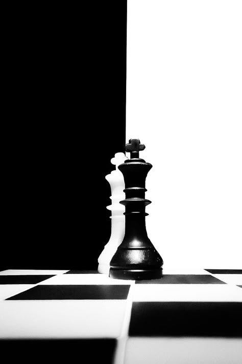 Chess Wallpaper, Chess King And Queen, Paris Tumblr, Lock Screen And Home Screen, Chess King, Dark Portrait, Iphone Wallpaper Landscape, Photography Themes, Hd Phone Wallpapers