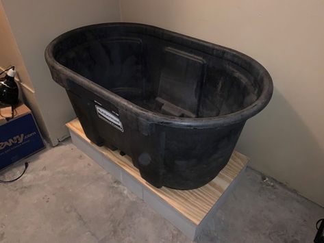 Stock Tank Turtle Habitat, Stock Tank Turtle Pond, Turtle Tub, Aquatic Turtle Habitat, Turtle Tanks, Damaged Tanks, Turtle Care, Tub Sizes, Turtle Habitat