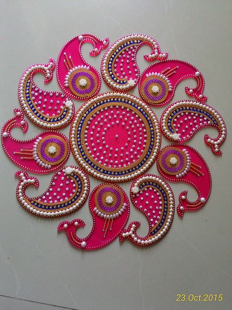 Mango Motifs Design, Plastic Rangoli Design, Acrylic Rangoli Designs, Designs Rangoli, Kundan Rangoli, Acrylic Rangoli, Thali Decoration Ideas, Thali Decoration, Plate Decoration