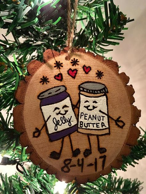 10 Cute Couples' Ornaments For You & Your Partner That Are Actually So Freaking Adorable Rustic Candles Diy, Sisters Ornament, Burned Wood, Couples Christmas Ornament, Autumn Tones, Friend Ornament, Family Ornaments, Couples Ornaments, Winter Craft