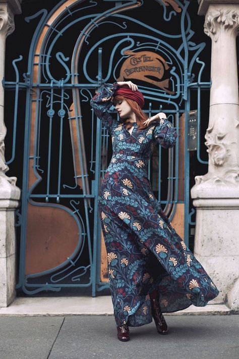 Art Nouveau Style Fashion, Art Nouveau Dresses, Art Nouveau Clothing Fashion, Art Nouveau Costume, Art Nouveau Inspired Fashion, Art Nouveau Photography, Art Nouveau Photoshoot, Art Nouveau Witch, Art Nouveau Aesthetic Outfit