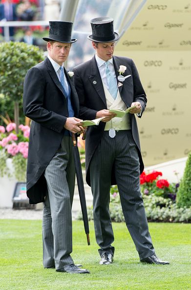 (L) Prince Harry and Jake Warren on day 1 of Royal Ascot at Ascot Racecourse on June 16, 2015 in Ascot, England. Morning Suit, Morning Coat, Prince Harry Photos, Prins William, Rainha Elizabeth Ii, Prins Harry, Princess Diana Family, Prince Henry, Prince William And Harry