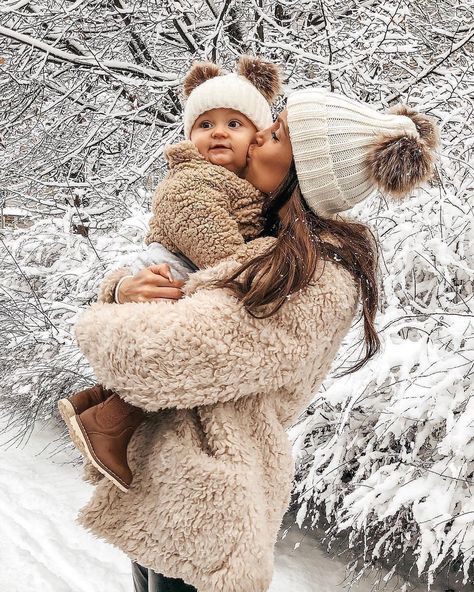 Winter Vibes ❄️⛄️❤️😍 by @amoritz ⠀⠀⠀⠀⠀⠀⠀⠀⠀ TAG someone who would love this! 🙋‍♀️ . FOLLOW @Uber.Elegant for more inspiration! 🙌 #momlife . . . . . #luxury_club #luxurylady #luxurycollection #luxurygoods #luxuryworld #luxurybeauty #fashionspiration #luxurylifestyle #luxury #luxuryliving #luxurystyle #luxurylife #accessories #highfashion #instafashion #luxe #magnifique #womenstyle Easter Baby Photos, Mother Son Photos, Son Photo Ideas, Snow Outfits, Monthly Baby Pictures, Mom And Son, Future Mommy, Baby L, Snow Outfit