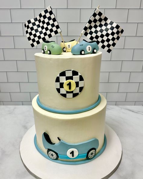 Race Car Cake, Racing Cake, Race Car Cakes, Cars Cake, 1st Birthday Cake Smash, 1st Birthday Cakes, Race Car Party, Car Cake, 1st Birthday Cake