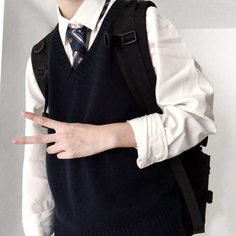 @Yinyi_ Xujinyibaobei Men’s School Outfits, School Uniform Fashion Men, School Uniform Ideas Boys, Male School Uniform Aesthetic, Korean School Uniform Men, School Uniform Outfits Men, School Uniform Outfits Boys, Boy School Outfits, Uniform Outfits Men