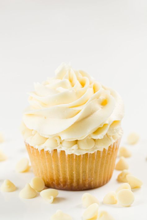 White Chocolate Buttercream Frosting, Cupcake Project, White Chocolate Cupcakes, White Chocolate Frosting, Chocolate Chip Cupcakes, White Chocolate Buttercream, Cupcake Mix, White Chocolate Macadamia, Cupcake Recipes Chocolate