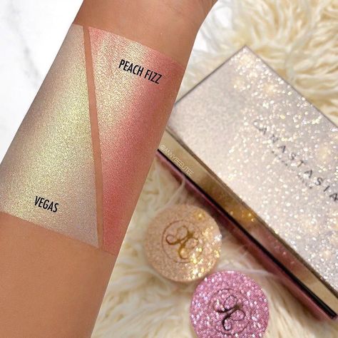 Anastasia Beverly Hills on Instagram: “Oh my 😍 NEW Loose Highlighters in Vegas & Peach Fizz ✨ @annybeeutee” Anastasia Beverly Hills Highlighter, Anastasia Beverly Hills Moonchild, Anastasia Beverly Hills Lipstick, Anastasia Glow Kit, Stick Highlighter, Iridescent Pearl, Anastasia Beverly Hills Makeup, Makeup Sale, Glow Kit