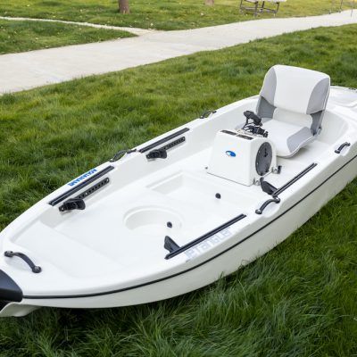 Fishing Kayak Ideas, Small Jet Boats, Kayak Motor, Motorized Kayak, Jet Ski Fishing, Kayak Transport, Kayak Bass Fishing, Kayak Outriggers, Kayaking Ideas