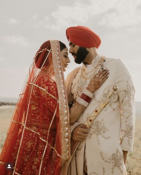 Baraat Photography, Sikh Couple, Work Photoshoot, Park Shoot, Sikh Wedding Photography, Punjabi Girl, Punjabi Wedding Couple, Anand Karaj, Sikh Bride