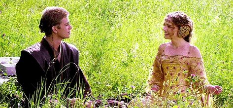 Star Wars Attack Of The Clones, Star Wars Timeline, Star Wars Couples, Star Wars Padme, Star Wars Gif, Anakin And Padme, Star Wars Princess, Star Wars Anakin, Attack Of The Clones