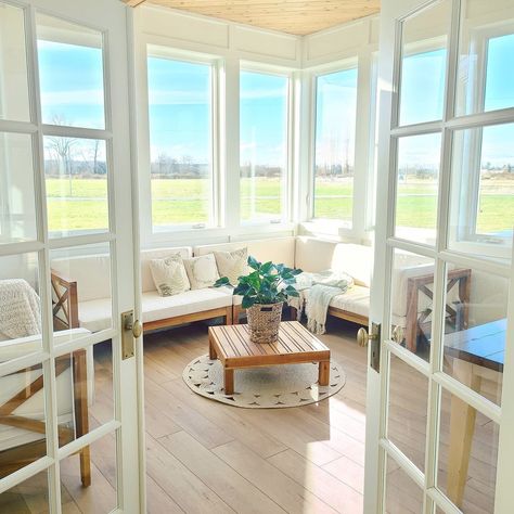 Neutral Vinyl Flooring Home Tour - COREtec Calypso Oak 3 Season Room Ideas Sunroom, Florida Room Ideas Sunrooms, Four Season Sunroom, Spring Outside, Sunroom Remodel, Mansion Rooms, New Home Build, Craftsman Home Interiors, 4 Season Room