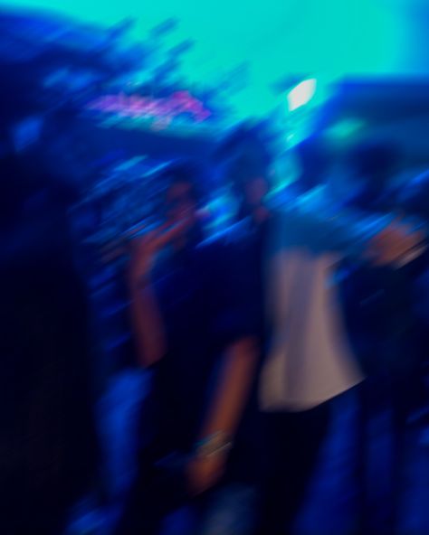 fun night party chill boy men teen fashion blur aesthetic Party Boy Aesthetic, Blurry Aesthetic, Night Club Aesthetic, Boys Night, Guys Night, Midnight Memories, Clubbing Aesthetic, Night Party, Winter Night