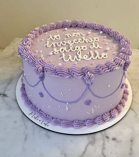 Violet Ugly Cake with customised text.  #CakeArt #CakeDecor #CakeDesign #VintageCake #UglyCake #CakeWithText Violet Cake Design, Shades Of Purple Cake, Violet Birthday Cake, Purple Vintage Cake, Ugly Cake, Birthday Cake For Women Elegant, Violet Cake, Purple Birthday Cake, Modern Birthday Cakes