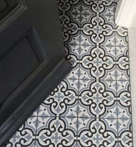 Cloakroom Tiles, Victorian Bathroom Tiles, Bathroom Floor Tile Patterns, Hallway Tiles Floor, Hall Tiles, Ceramic Interior, Victorian Floor Tiles, Entryway Flooring, Hall Flooring