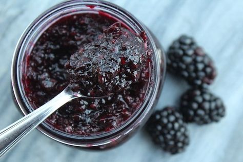 Blackberries are one of the truly simple pleasures of summer, and it only takes a Blackberry Jam No Pectin, Blackberry Jelly Recipe, Blackberry Jam Recipe, Homemade Blackberry Jam, Blackberry Jam Recipes, Low Sugar Jam, Canning Jam, Blackberry Jam, Low Sugar Recipes