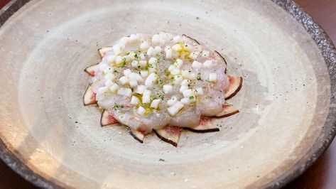 Fig and Scampi Carpaccio Masterchef Australia, Lemon Myrtle, How To Cook Fish, Copy Me, Sea Food, Raw Food, No Heat, Fish And Seafood, Raw Food Recipes