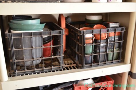 Organizing Gardening Supplies, Garden Supplies Organization, Organizing Garden Tools, Organize Seeds, Plant Pot Storage, Greenhouse House, Potting Bench Ideas, Chicken Shed, Pot Organization