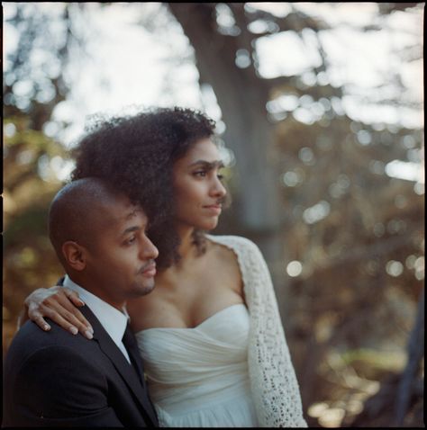 Intimate Big Sur Wedding Taller Bride, Short Groom, Tall Bride, Short Bride, Bohemian Beach Wedding, Wedding Portrait Poses, Big Sur Wedding, Tiny Wedding, Beautiful Beach Wedding