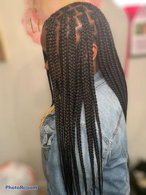 Knotless Box Braids Medium Mid Back, Knotless Medium Large Braids, Medium To Large Knotless Braids, Medium To Large Box Braids, Knotless Box Braids Large Long, Large Long Box Braids, Medium Big Box Braids Hairstyles, Knotless Box Braids Medium Big Parts, Box Braids Hairstyles Medium Large