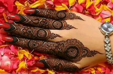 Kashees Mehndi, Finger Mehndi Design, Kashee's Mehndi Designs, Finger Mehndi, Modern Mehndi, Floral Henna, Tato Henna, Floral Henna Designs, Finger Henna Designs