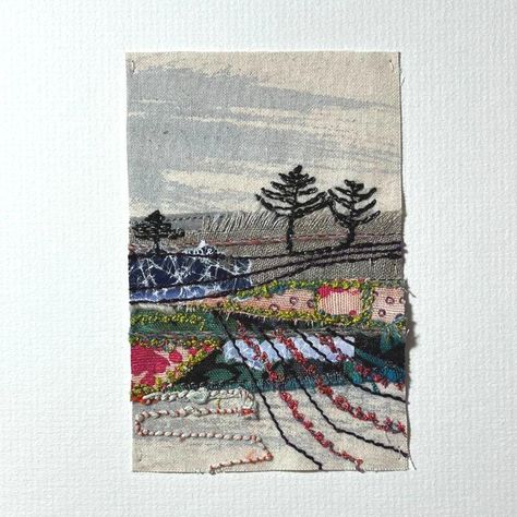 Art Fibres Textiles, Cas Holmes, Mixed Media Textiles, Landscape Art Quilts, Textile Art Embroidery, Textiles Artwork, Free Motion Embroidery, Fabric Journals, Textile Fiber Art